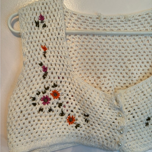 Crochet floral top - Picture 3 of 5